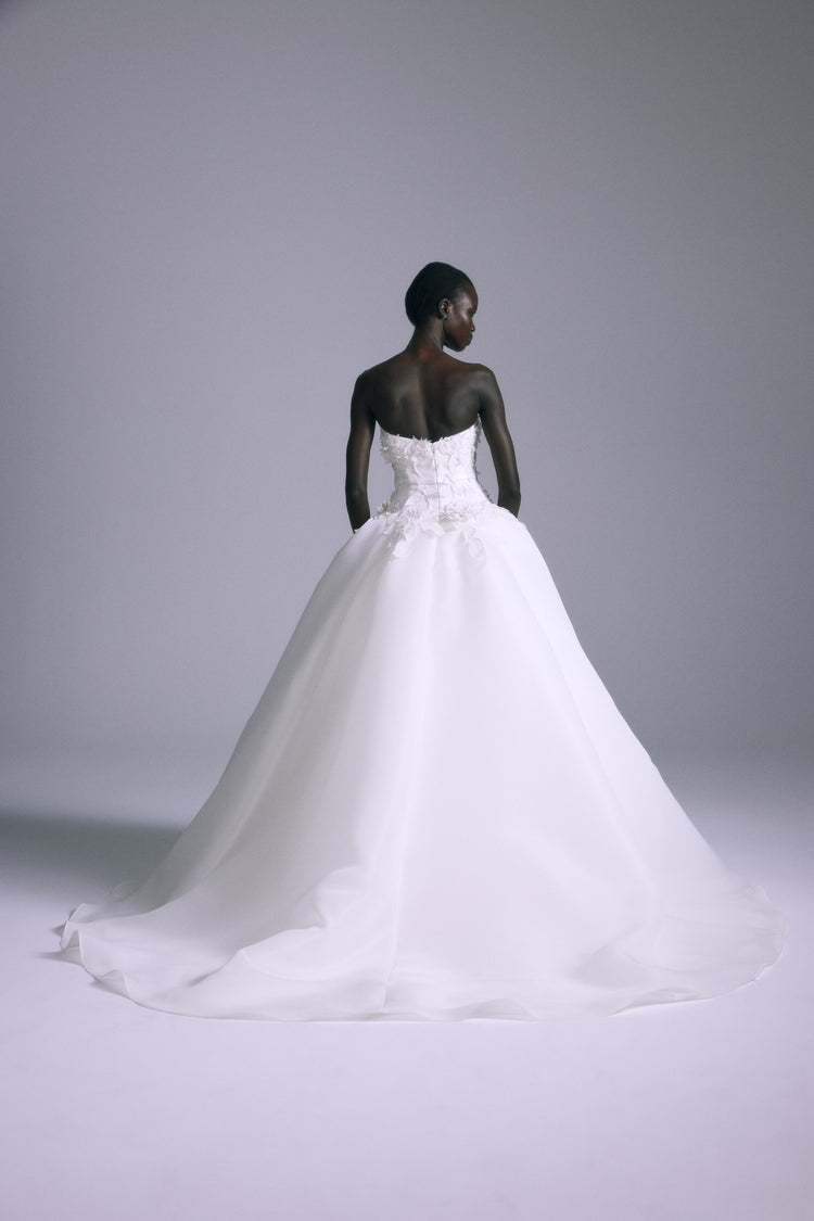 Blossom, dress from Collection Bridal by Amsale, Fabric: gazar