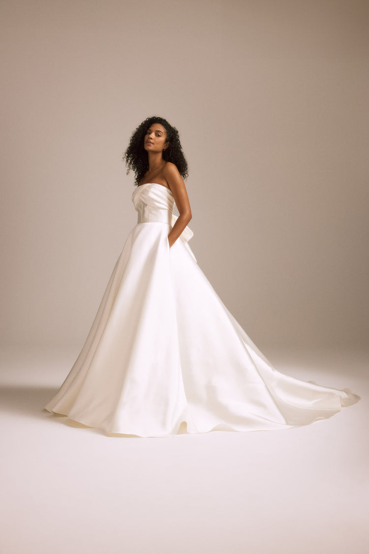 Davina, dress from Collection Bridal by Nouvelle Amsale, Fabric: mikado
