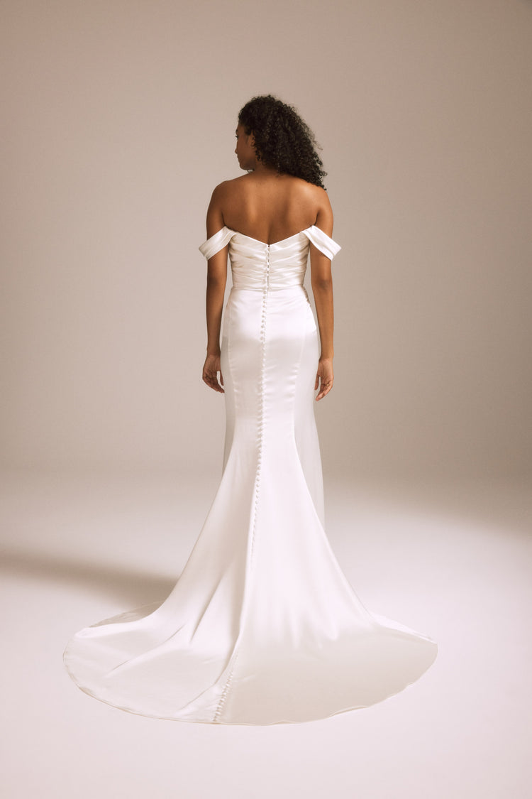 Syd, dress from Collection Bridal by Nouvelle Amsale, Fabric: satin