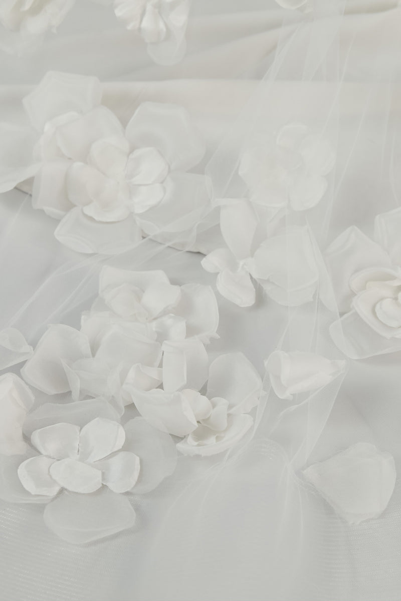 Cathedral Length Veil with Petals – Amsale