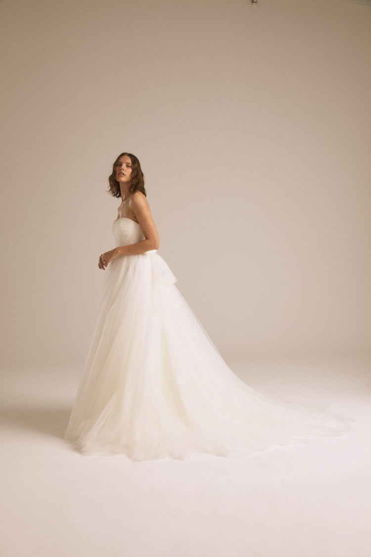 Harley, dress from Collection Bridal by Nouvelle Amsale, Fabric: tulle