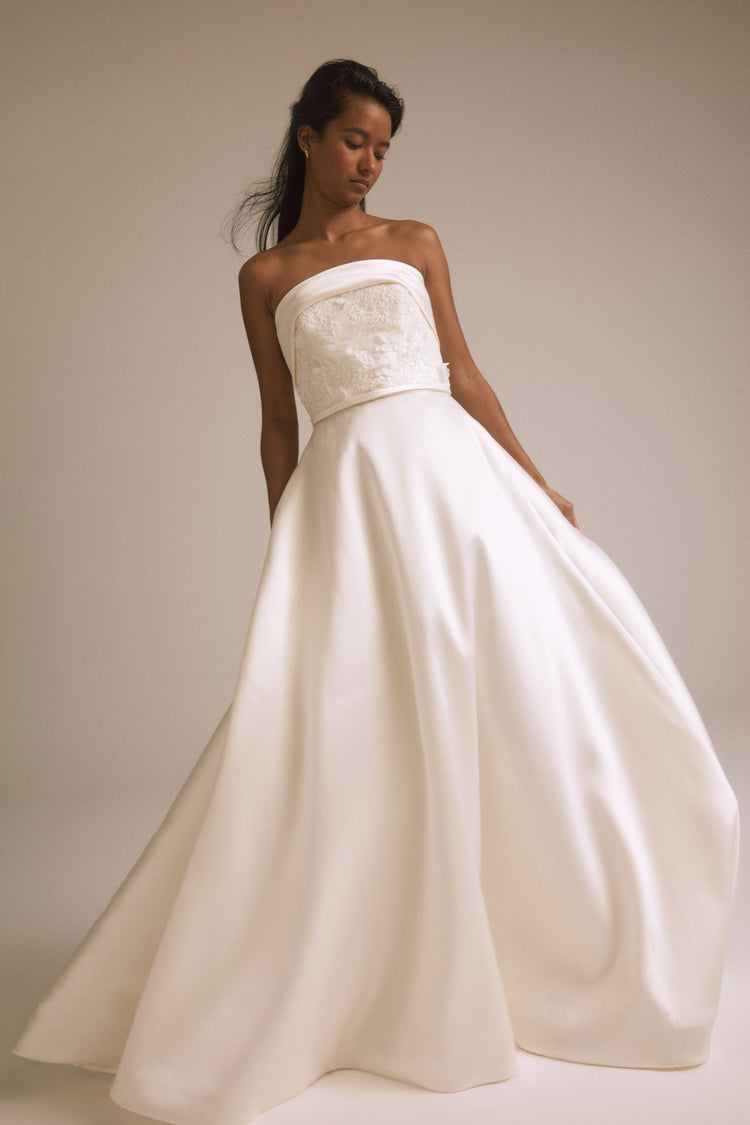 Miriam, dress from Collection Bridal by Nouvelle Amsale, Fabric: mikado