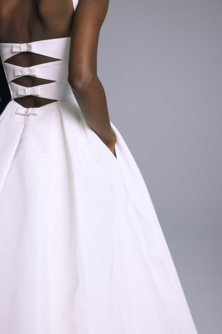 Waverly, dress from Collection Bridal by Amsale, Fabric: silk-faille