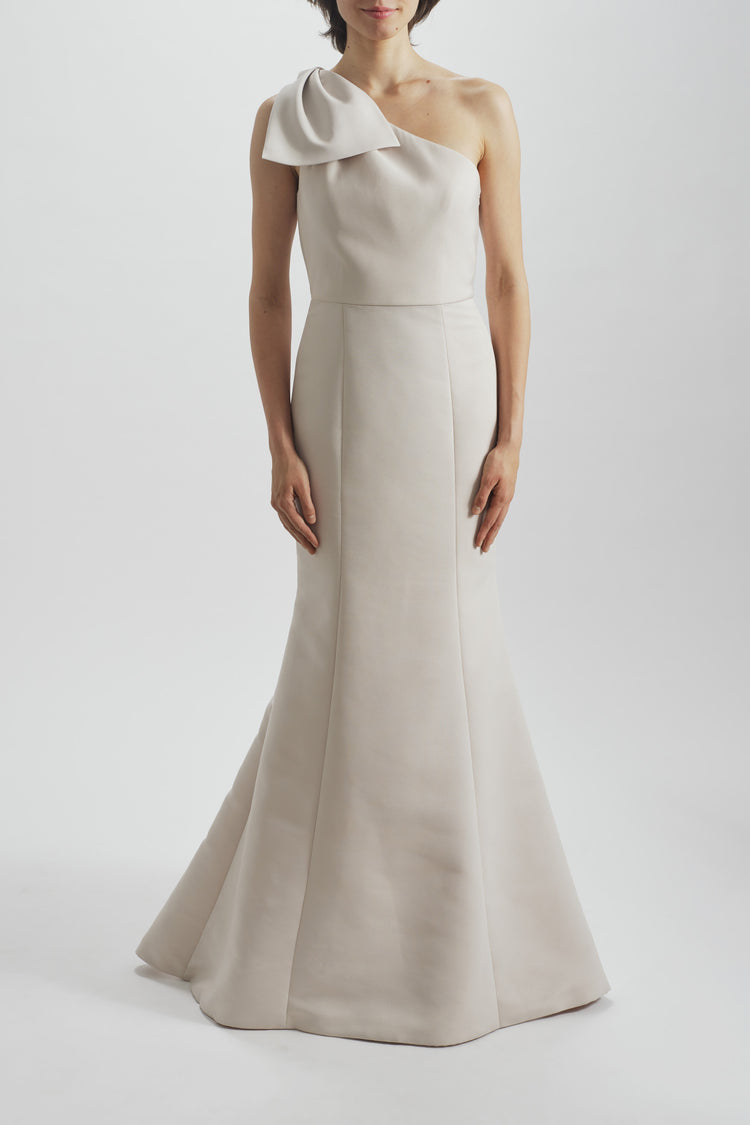 amsale champagne dress Fluid Satin Draped Gown Champagne / 00