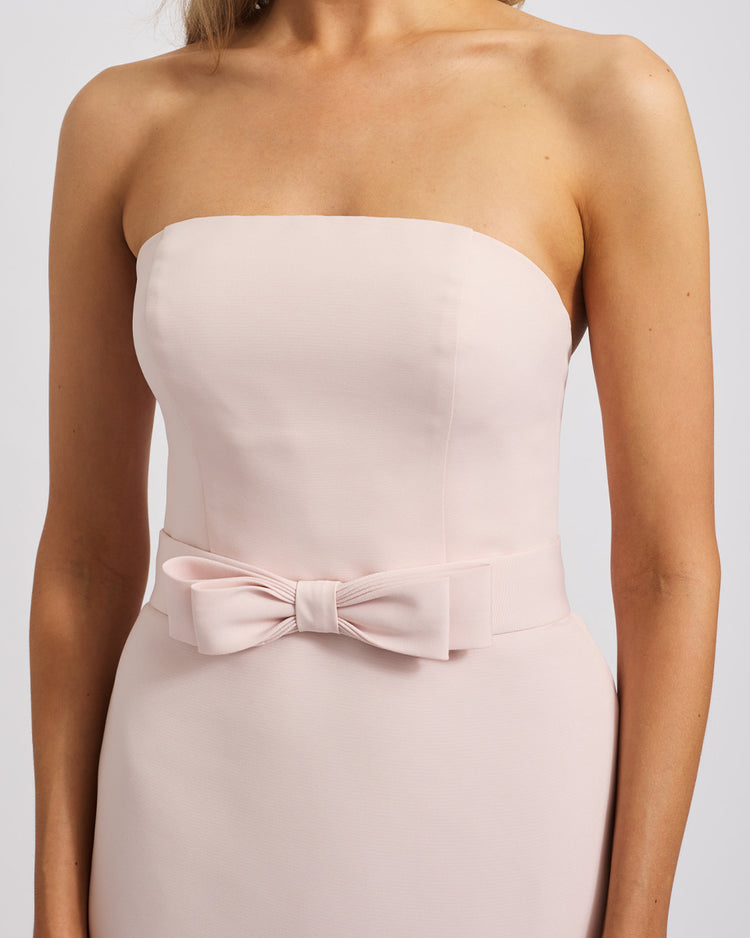 Callista, dress from Collection Bridesmaids by Amsale, Fabric: faille