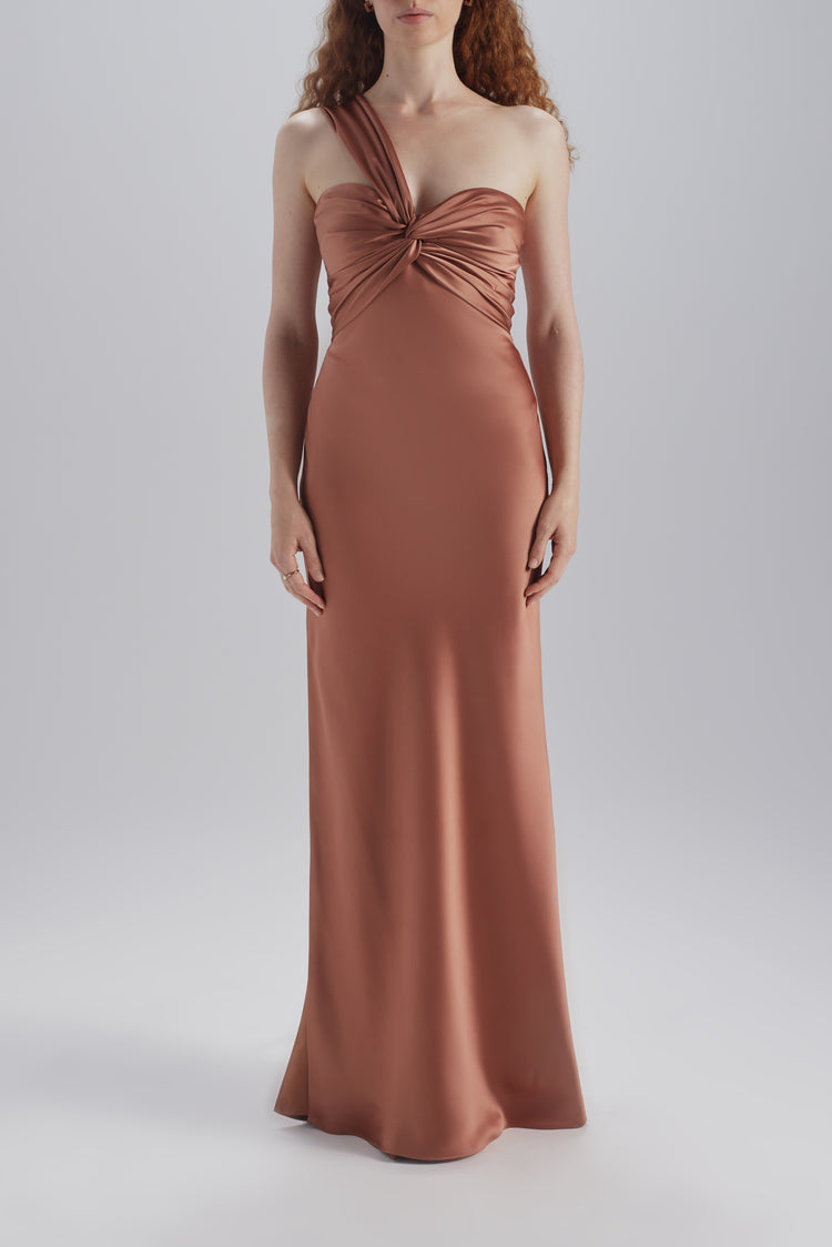 Flo, dress from Collection Bridesmaids by Amsale, Fabric: fluid-satin