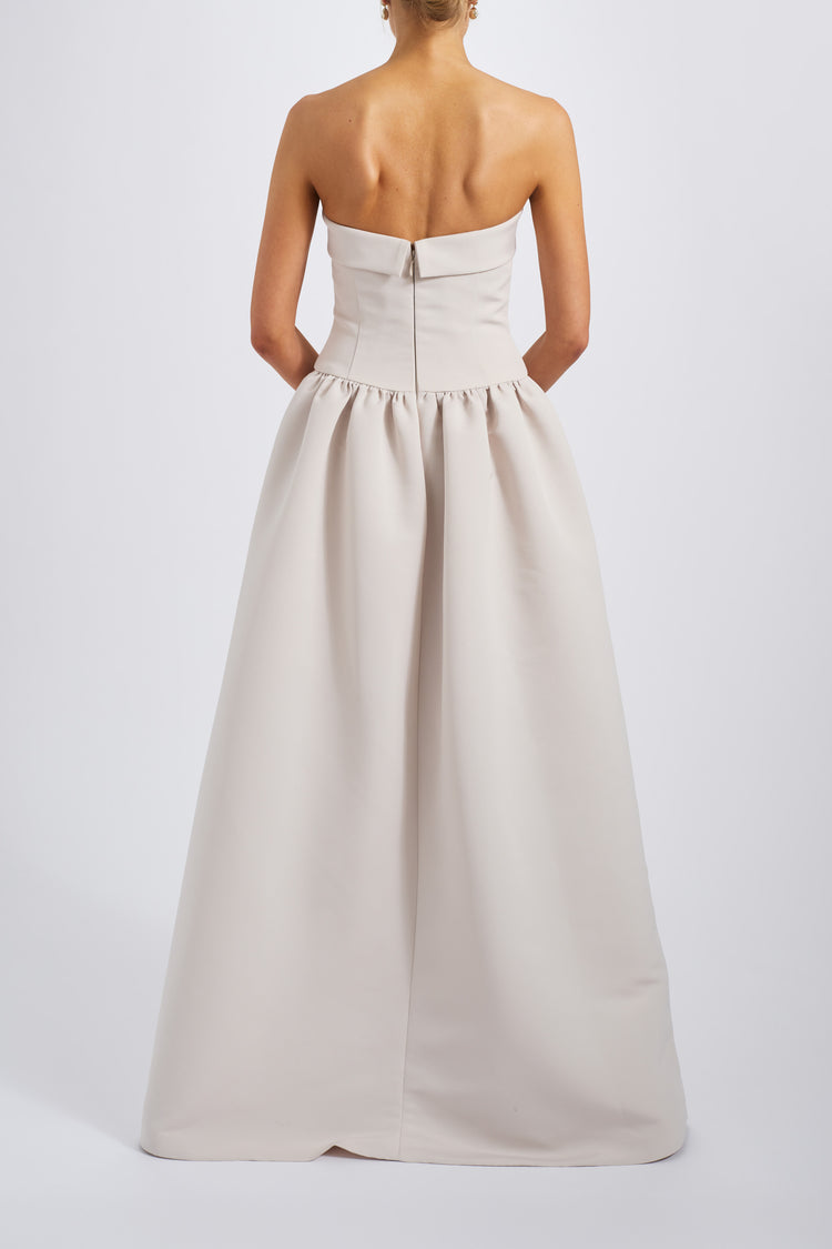 Hayes, dress from Collection Bridesmaids by Amsale, Fabric: faille