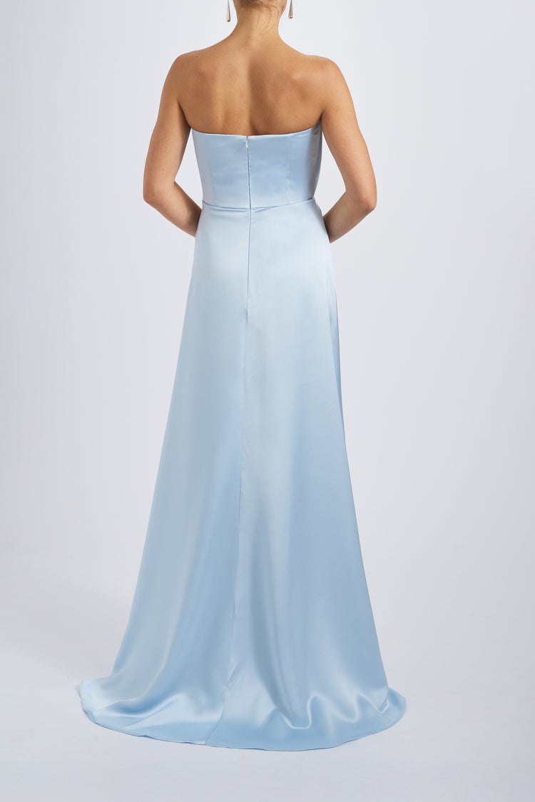 Image number 3: Jara, back view