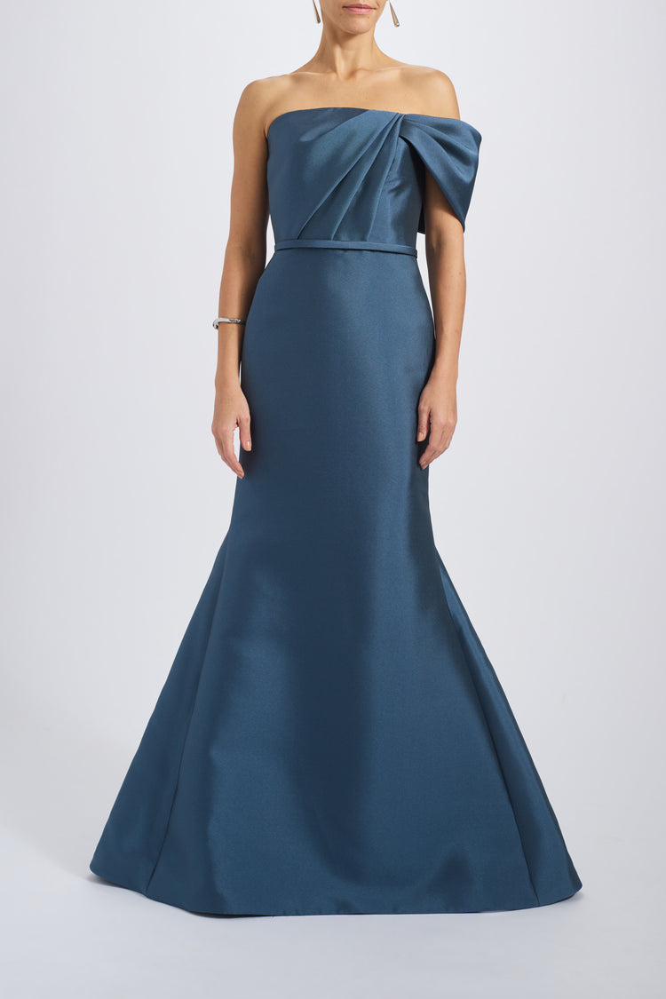 Asymmetric Bow Gown, dress from Collection Evening by Amsale, Fabric: mikado