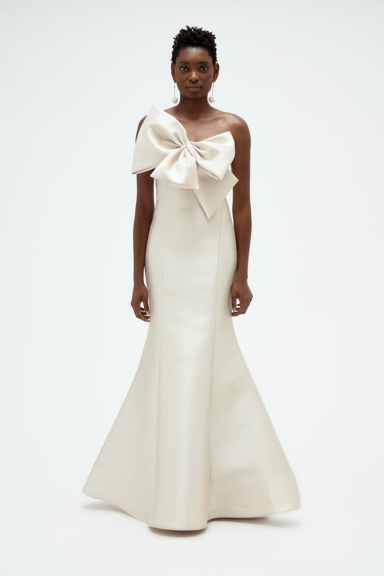 Mikado Twisted Double Bow Gown, dress from Collection Evening by Amsale, Fabric: mikado