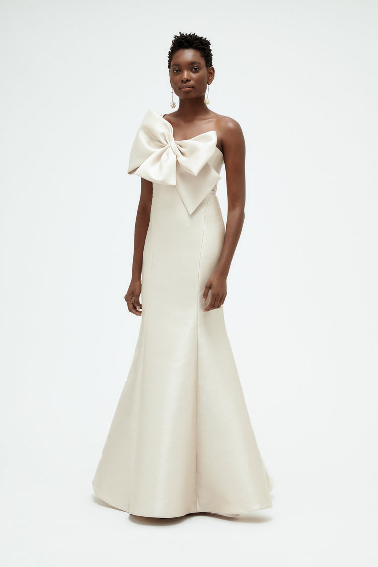 Mikado Twisted Double Bow Gown, dress from Collection Evening by Amsale, Fabric: mikado