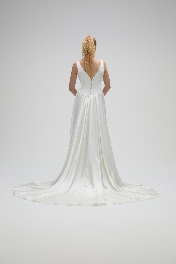 Image number 4: Ahrens, back view