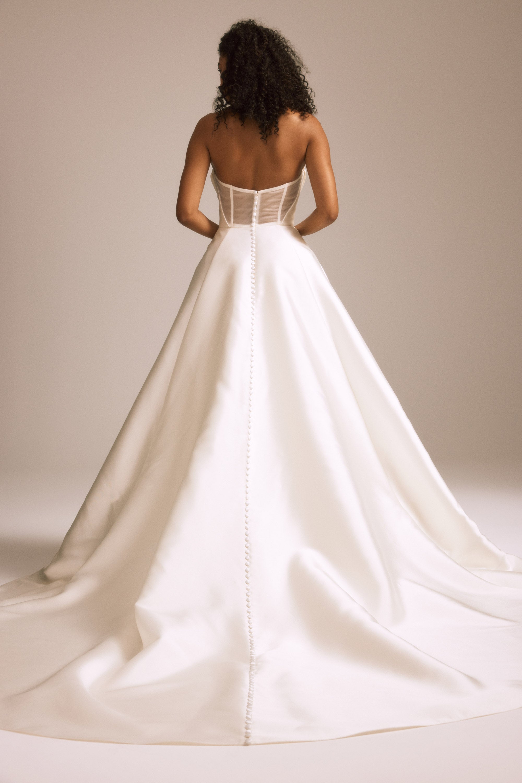 Amsale 'Nicole' Trumpet Wedding Dress – Nearly Newlywed