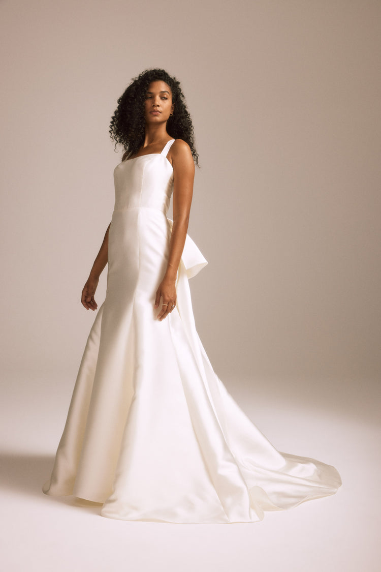 Image number 3: Dorothy, back view