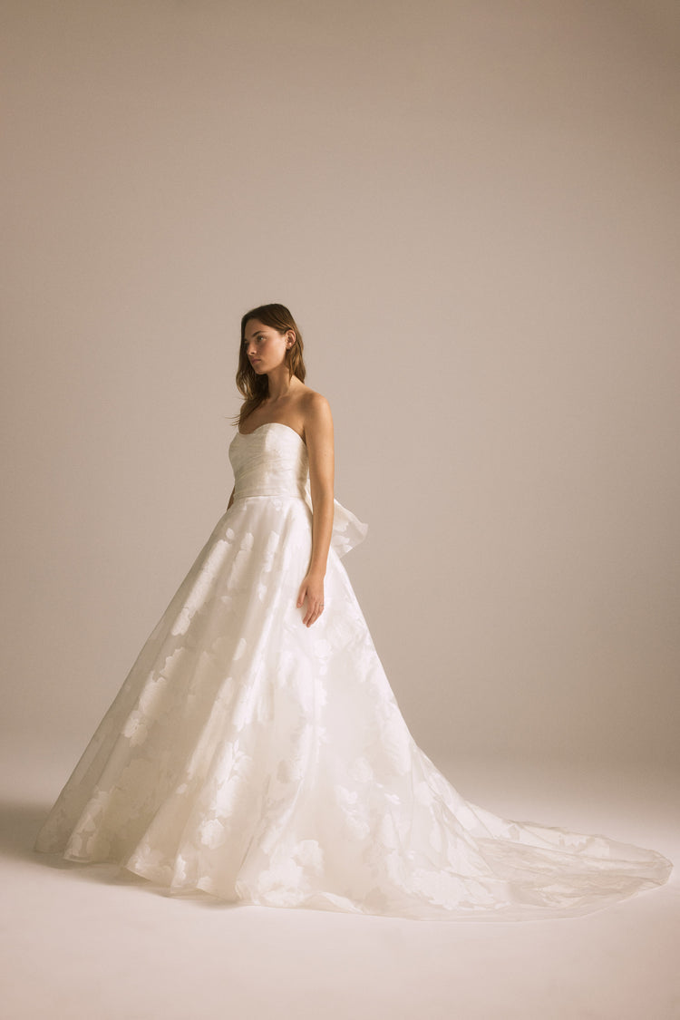Marcelina Ivory / 18 / Standard