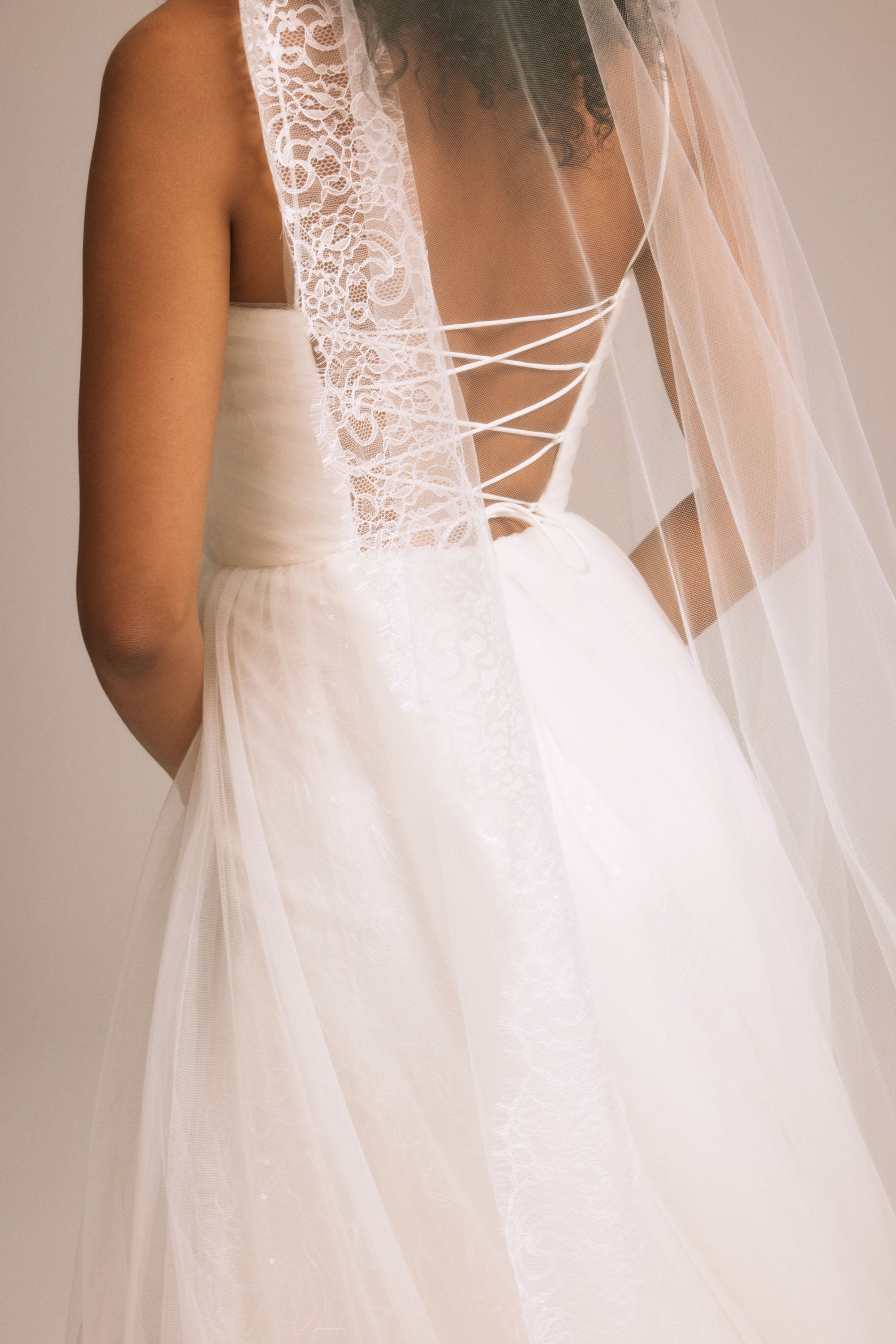 Chantilly Lace Veil – Amsale