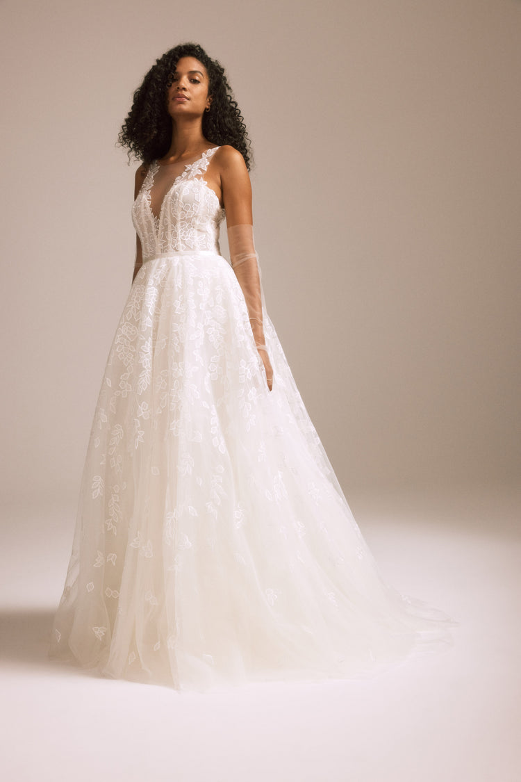 Image number 6: Seren, side view