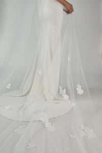 R255U - Cathedral length veil with shimmer lace