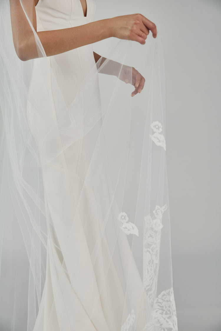 R292U - Cathedral length veil with Chantilly petals, accessory from Collection Accessories by Nouvelle Amsale, Fabric: tulle