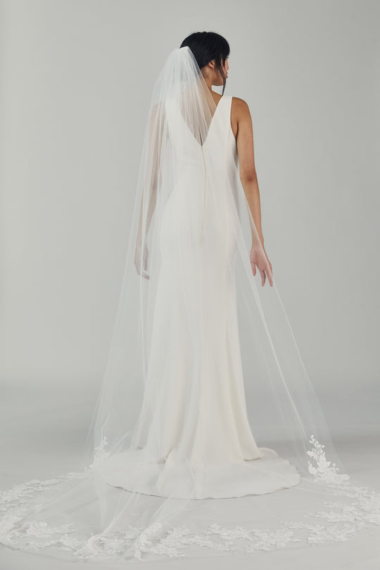 R271DV - Cathedral length veil with lace border