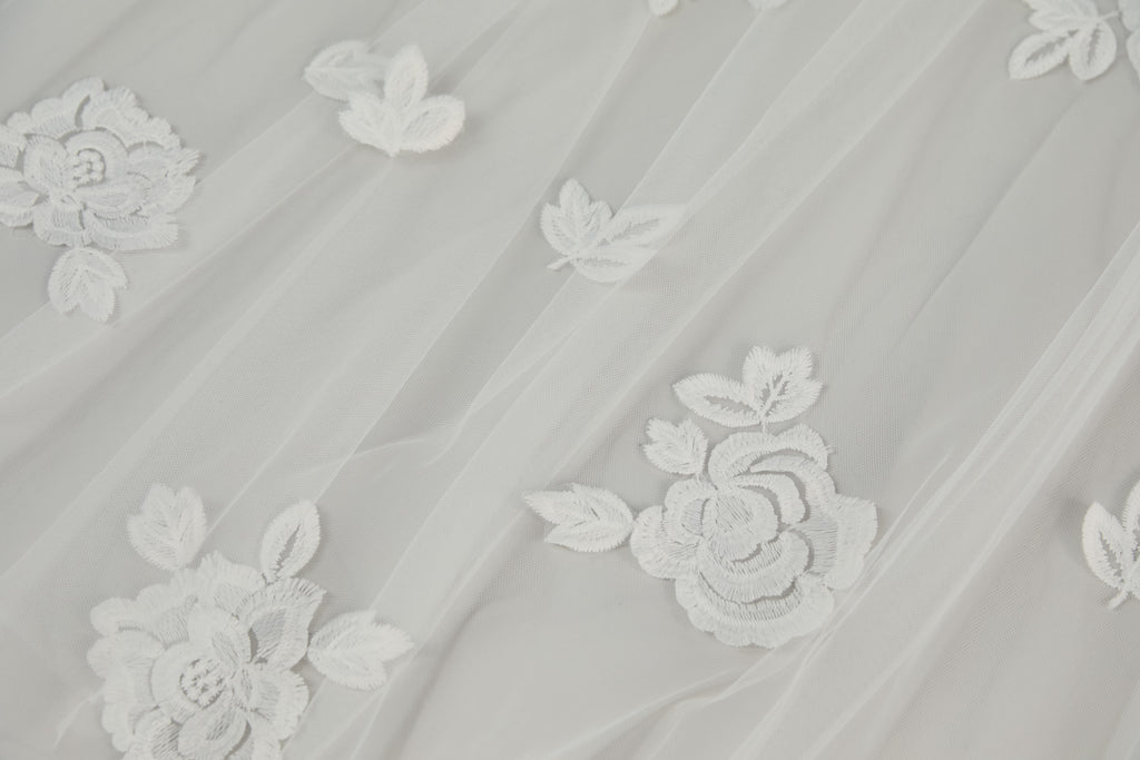 Product R237U - Cathedral length veil with lace - Ivory Image