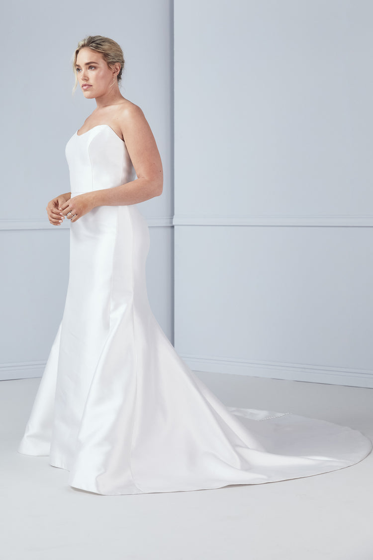 silk wool wedding dress Danielle Frankel, Simone Wedding Dress Save 44%