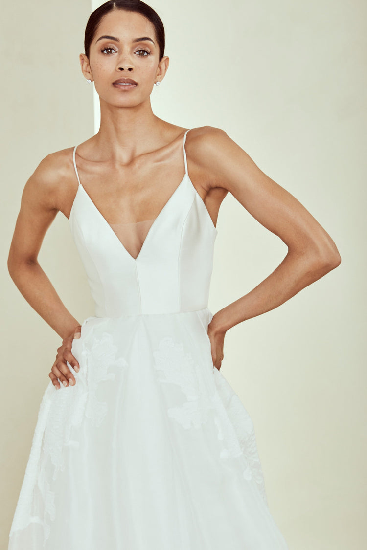 Image number 0: Davis - Silk-White, detail view