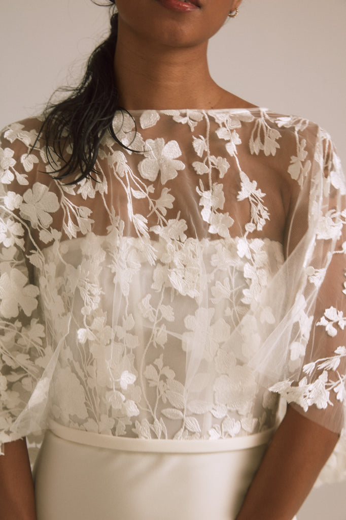 Product R421CP - Floral embroidered cape - Ivory Image