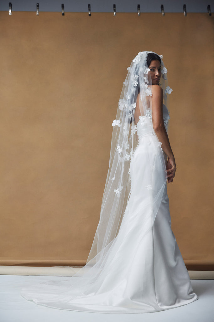 Product 3D Petal Veil Image