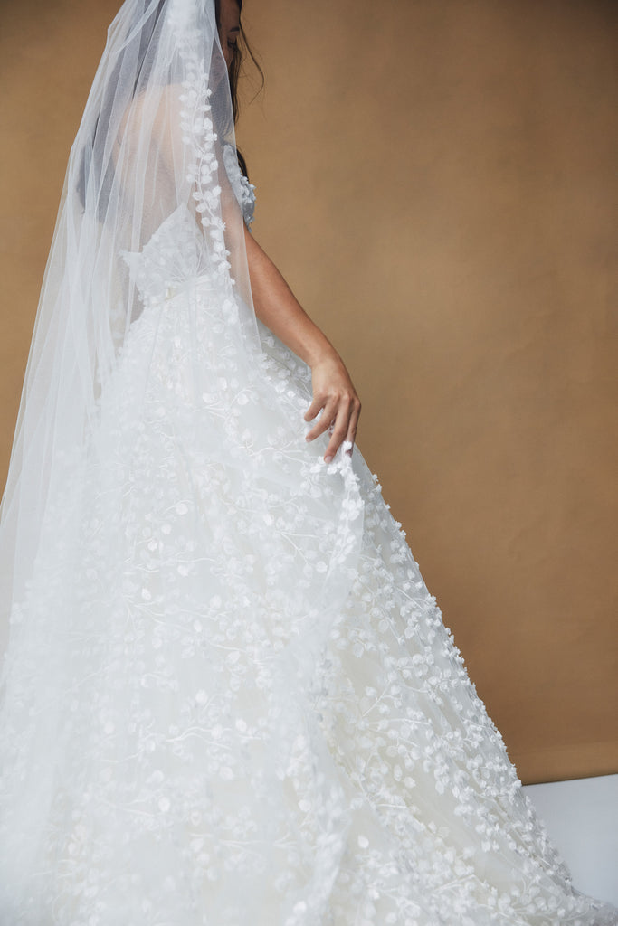 Product R393V - Lace Sparkle Veil - Ivory Image