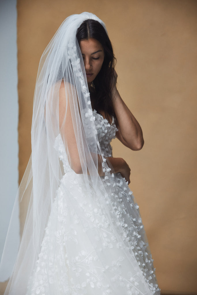 Product R393V - Lace Sparkle Veil - Ivory Image