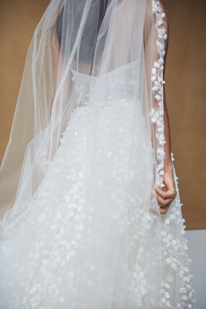 Product R393V - Lace Sparkle Veil - Ivory Image