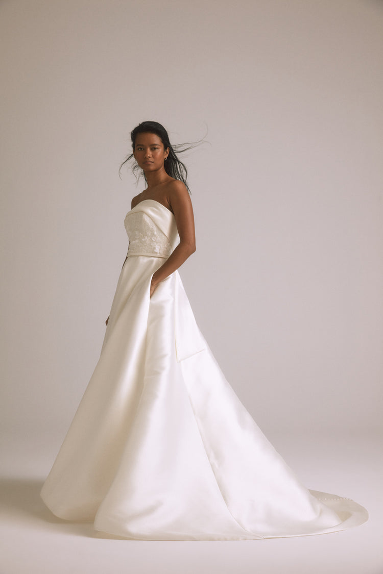 Miriam Ivory / 18 / Standard | Amsale Miriam Ivory / 18 / Standard | Amsale